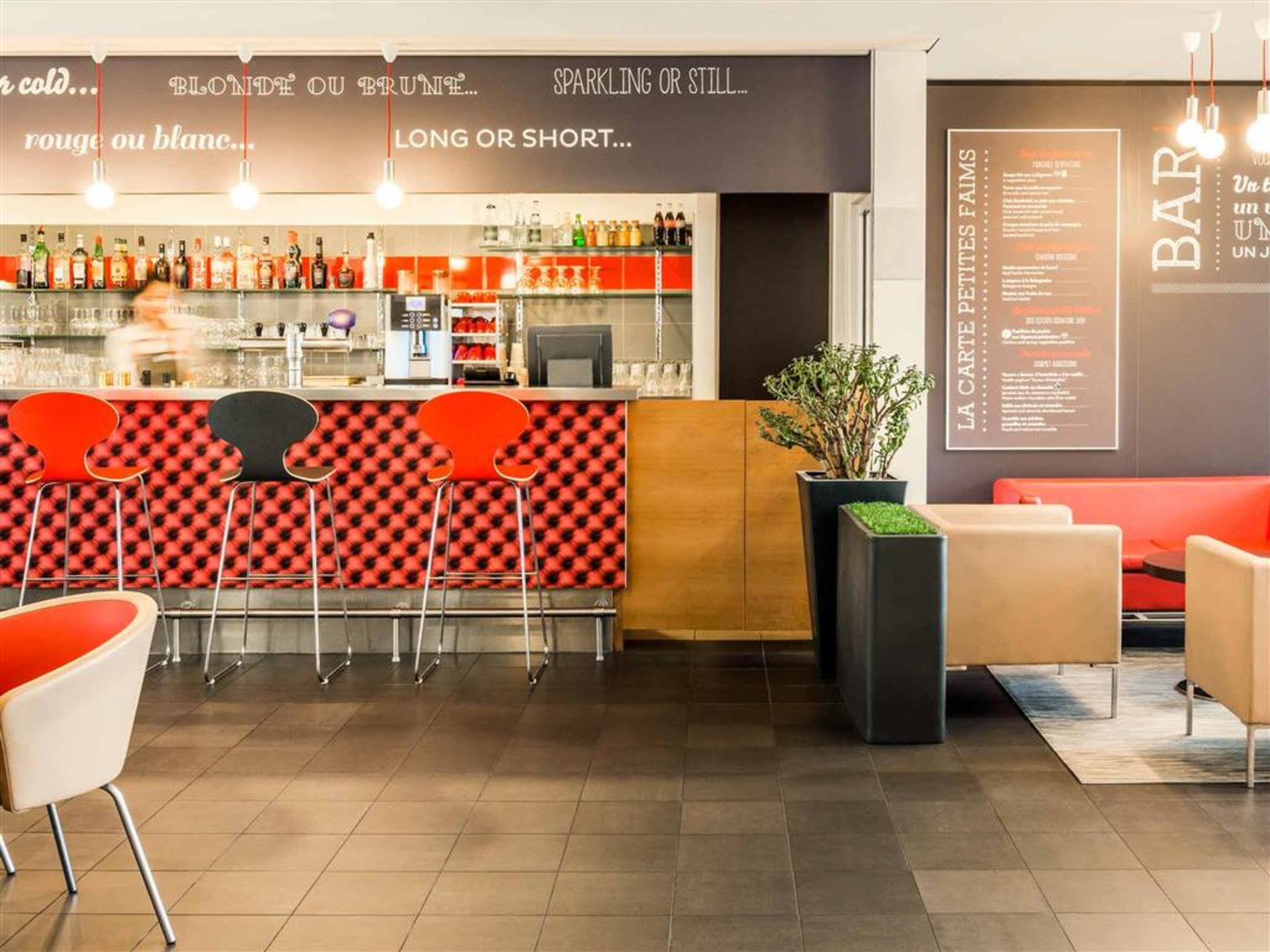 巴黎17区克利希-巴蒂尼奥勒宜必思酒店（前贝尔西尔酒店） 外观 照片